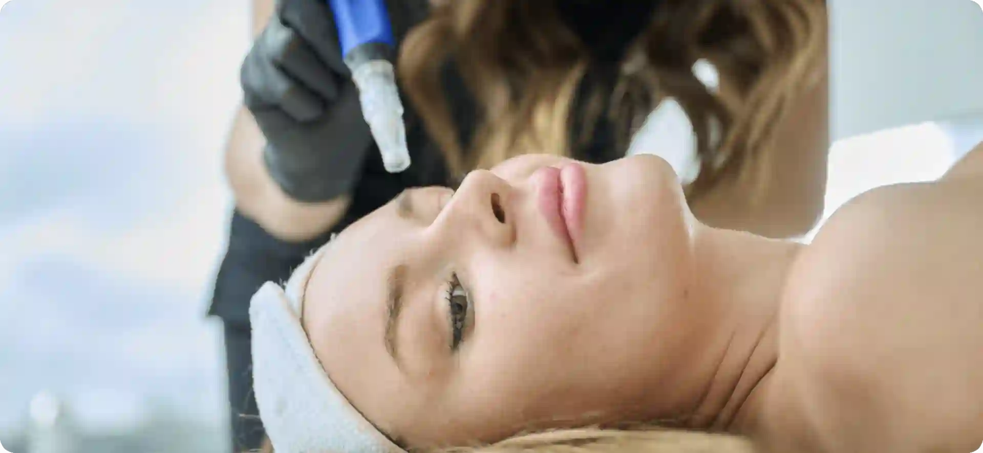 How Do Microneedles Trigger New Collagen and Elastin in Loose Skin Owsestry?